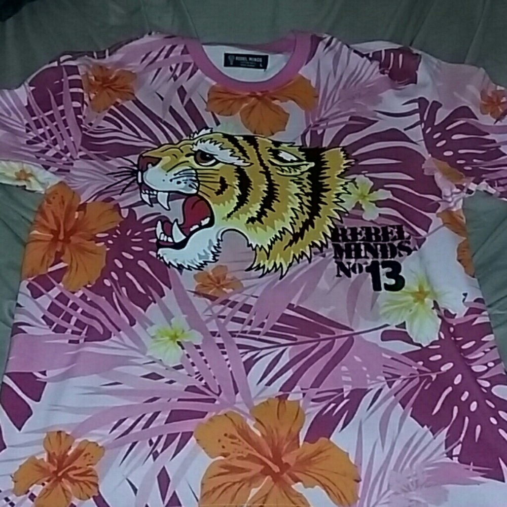 Rebel Minds Tee